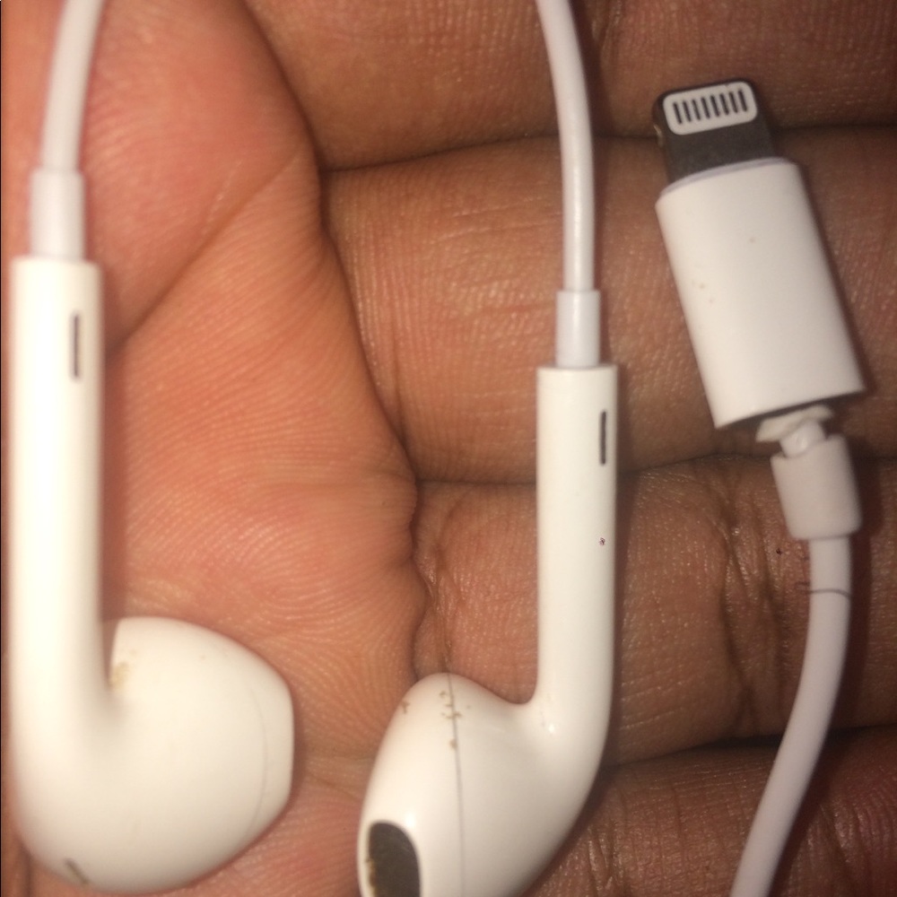 Apple wired EarPods (Earphones)